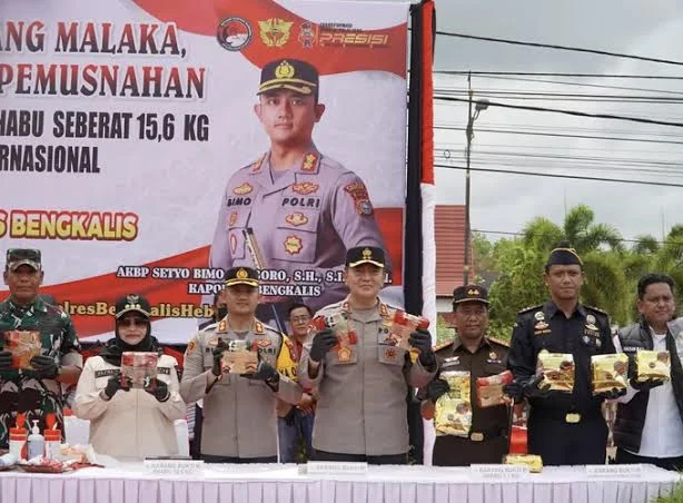 Skandal Narkoba di Polresta Pekanbaru dan Bongkar Jaringan 15 Kg Sabu di Bengkalis: Polda Riau Gencar Tindak Tegas
