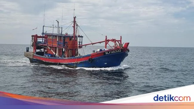 7 Fakta Menarik: Purbaya klarifikasi ide pajaki kapal lewat Selat Malaka – Bukan konteks serius!