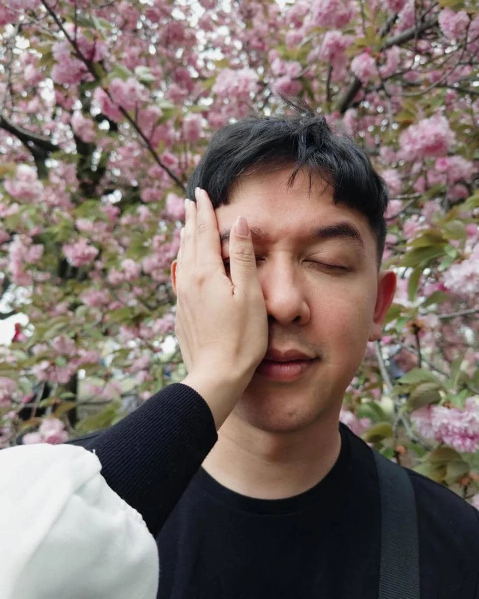 7 Potret Yura Yunita Liburan di Jepang, Ceria Memukau di Balik Bunga Sakura