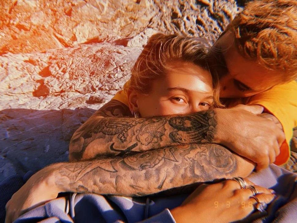 8 Pelajaran Cinta yang Bisa Kamu Tiru dari Kisah Romantis Justin & Hailey Bieber