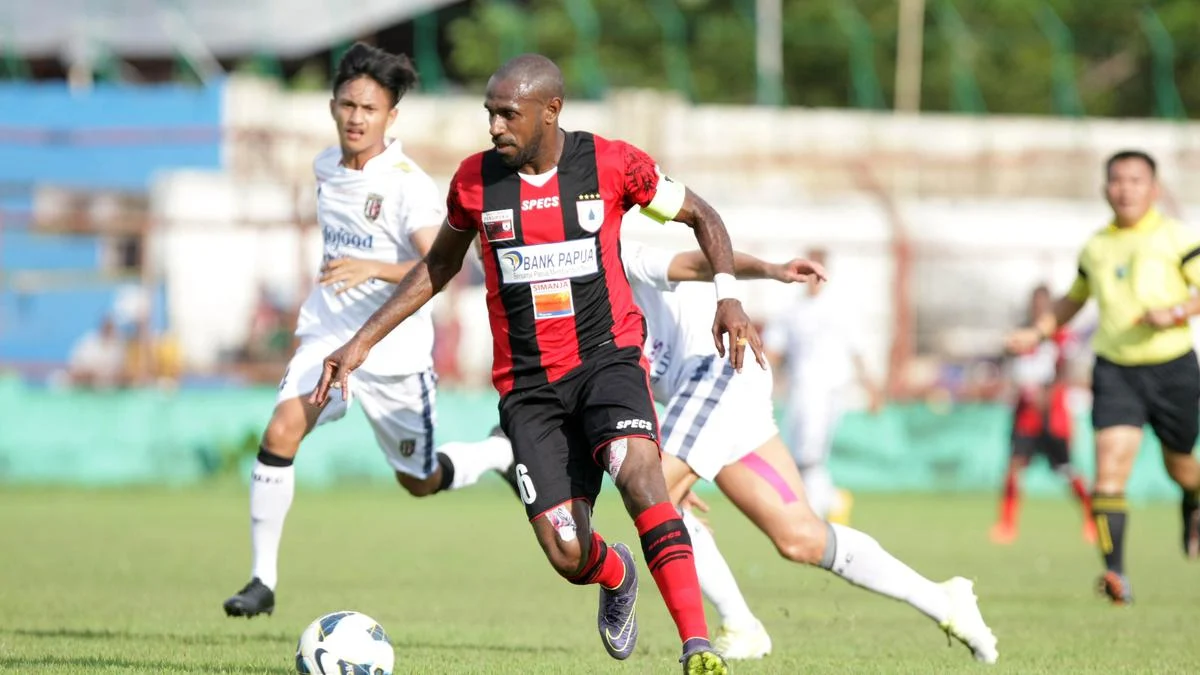 Boaz Solossa Cetak Gol Ke-100 di Menit Akhir, RD Puji Penampilan Persipura