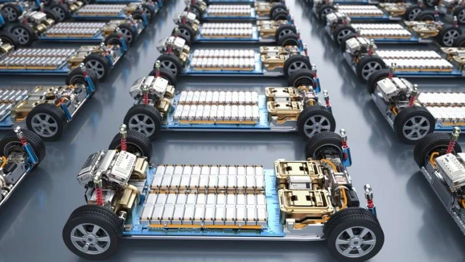 China Pantau Baterai Mobil Listrik: Perlombaan Isi Cepat dan Aturan Daur Ulang Ketat Mengubah Industri