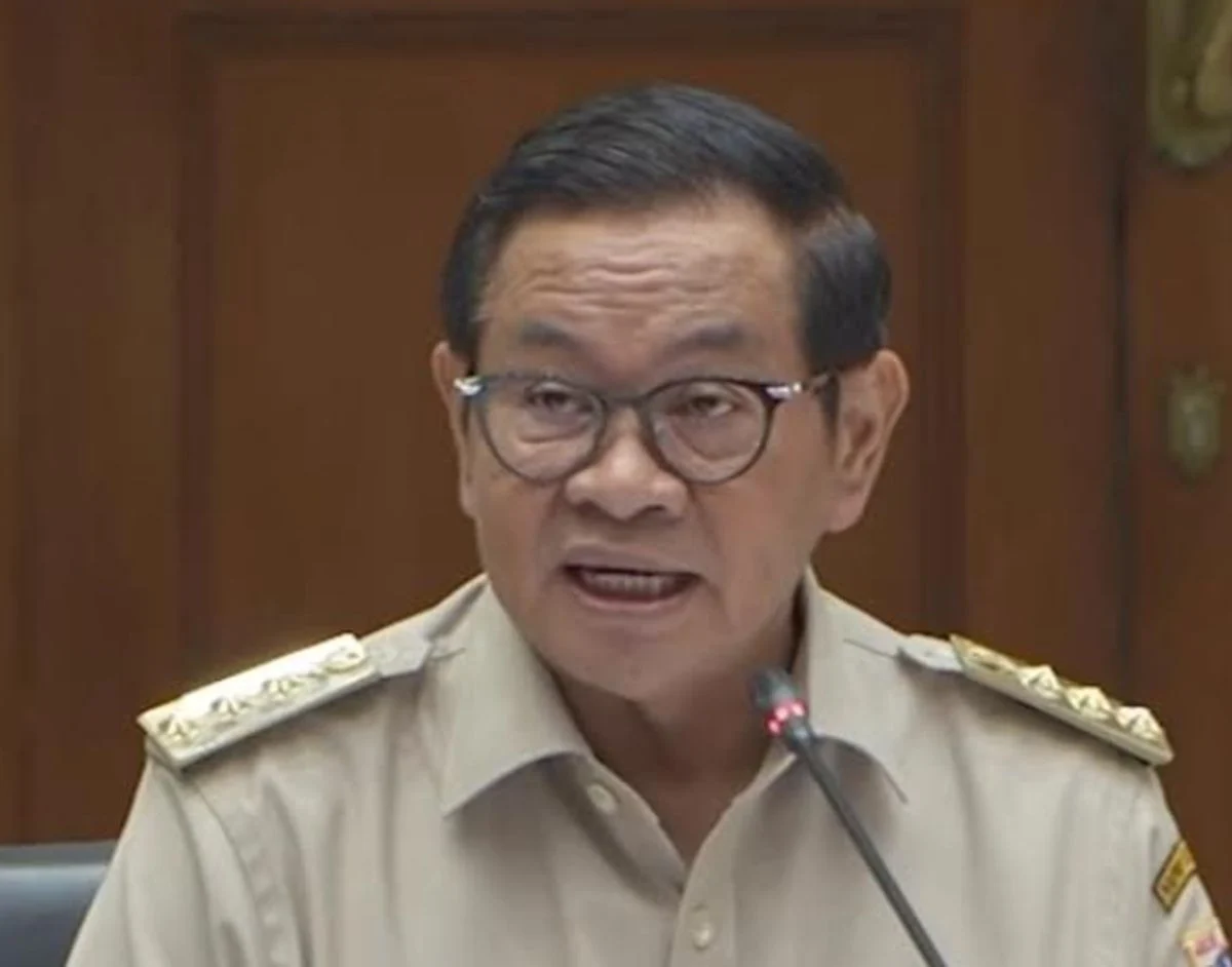 Gubernur Pramono Bebastugaskan Lurah Kalisari, Sanksi Foto AI di JAKI Picu Reformasi Pengawasan