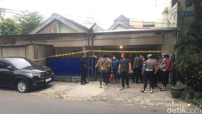 Ibu Rumah Tangga Jadi ‘Jagoan’ Narkoba: Penjualan Terbuka di Depan Rumah, Polisi Gencar Tangkap