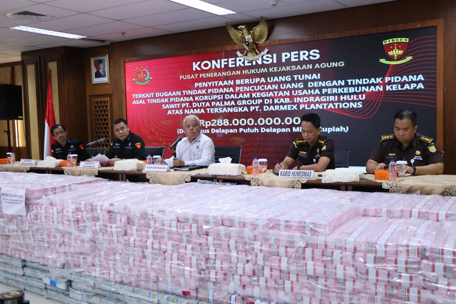 Kejagung Sita Uang Dollar Senilai Rp1 Miliar dari PT AKT: Kebobrokan Pengelolaan Tambang dan Upaya Penegakan Hukum