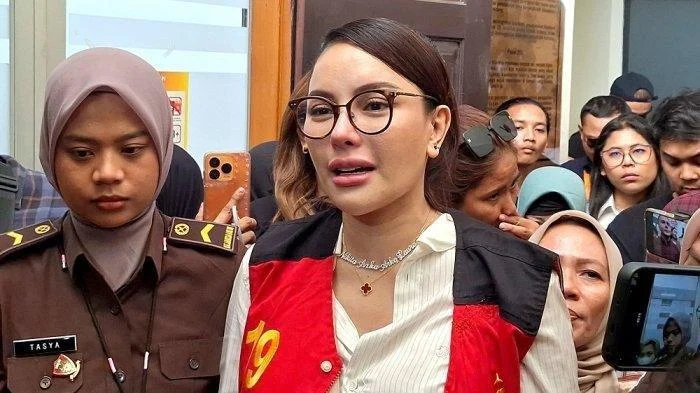 Kondisi Nikita Mirzani Memburuk di Penjara, Ibu Lolly Terancam 6 Tahun Penjara – Fakta Lengkap