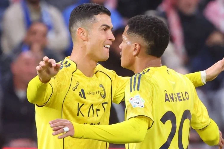 Ronaldo Buka Pesta Gol, Al Nassr Menang Telak 4-0 di ACL 2: Laga Minimalis tapi Membekas