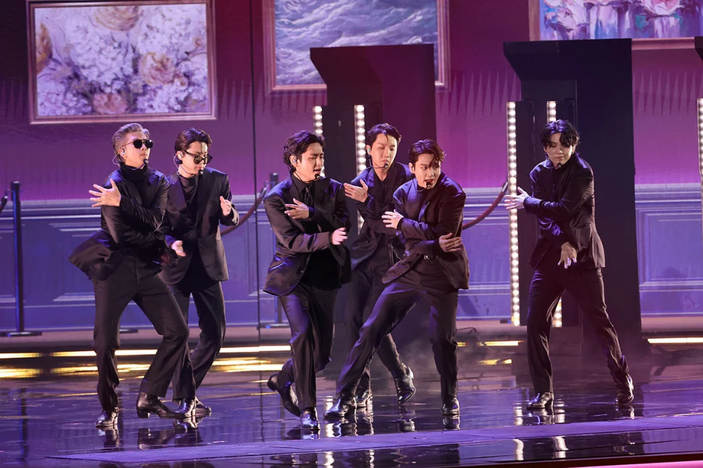 5 Momen Memukau di Konser Jimin BTS Tampa: Freestyle 'Silver Spoon' Bikin Geger