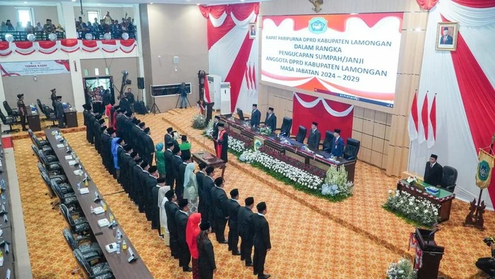 50 Anggota DPRD Lamongan Dilantik, 24 Orang Wajah Baru dan 1 Anggota Partai Ummat