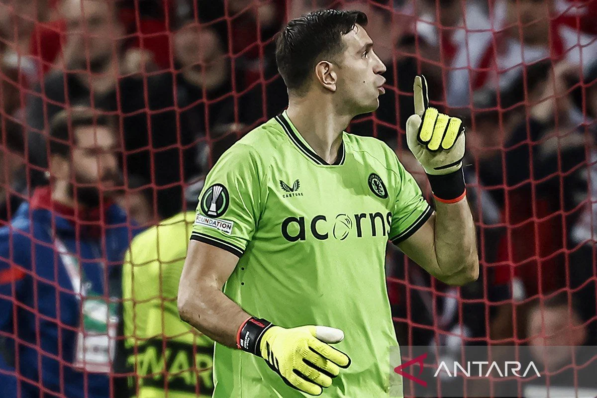 Emiliano Martínez: 5 Hal yang Perlu Kamu Ketahui tentang Penjaga Gawang Aston Villa