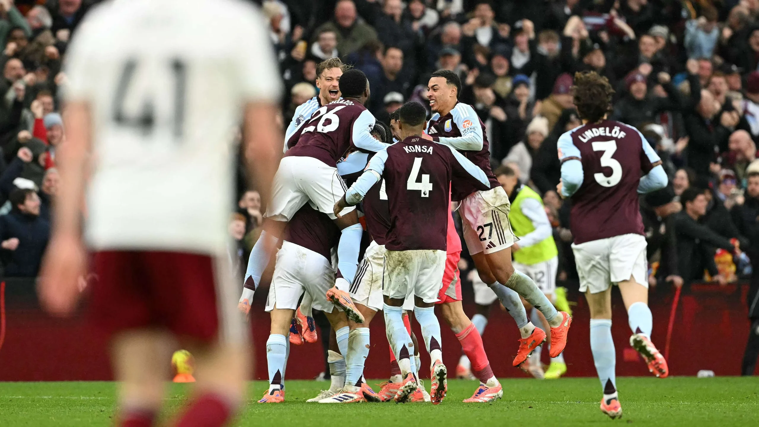 Freiburg 0-3 Aston Villa: Unai Emery Menangkan Gelar Europa League Ke-5, The Villans Juara Setelah 44 Tahun