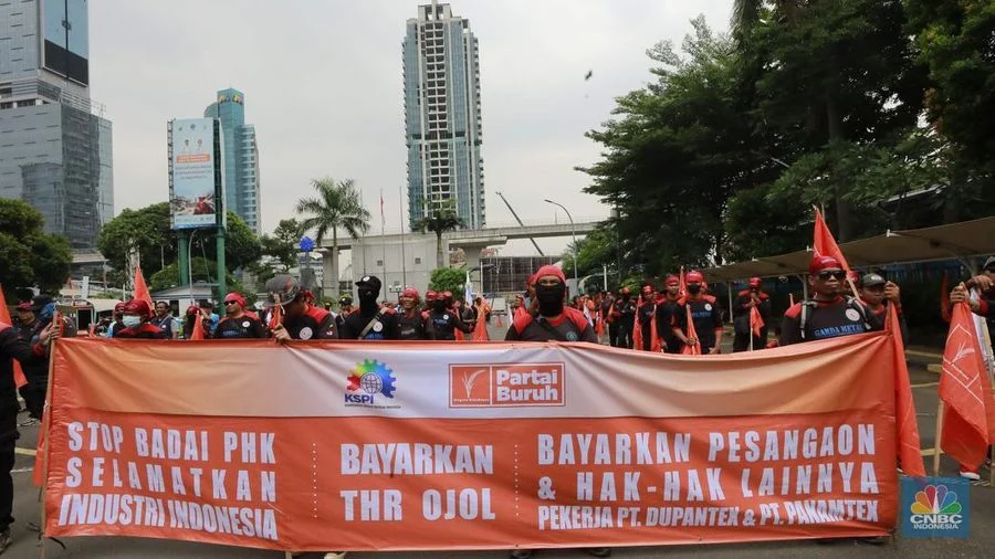 Konfederasi Serikat Pekerja Indonesia: 200 Pekerja PHK di Krakatau Osaka Steel, Sementara Kabupaten Tangerang Rayakan May Day dengan Mancing 5 Ton Ikan