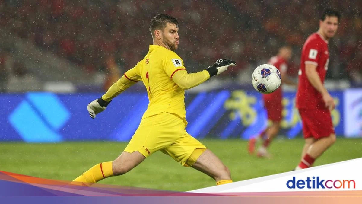 Maarten Paes Menjadi Pahlawan Ajax, Tapi Masih Belum Layak Jadi Kiper Utama?