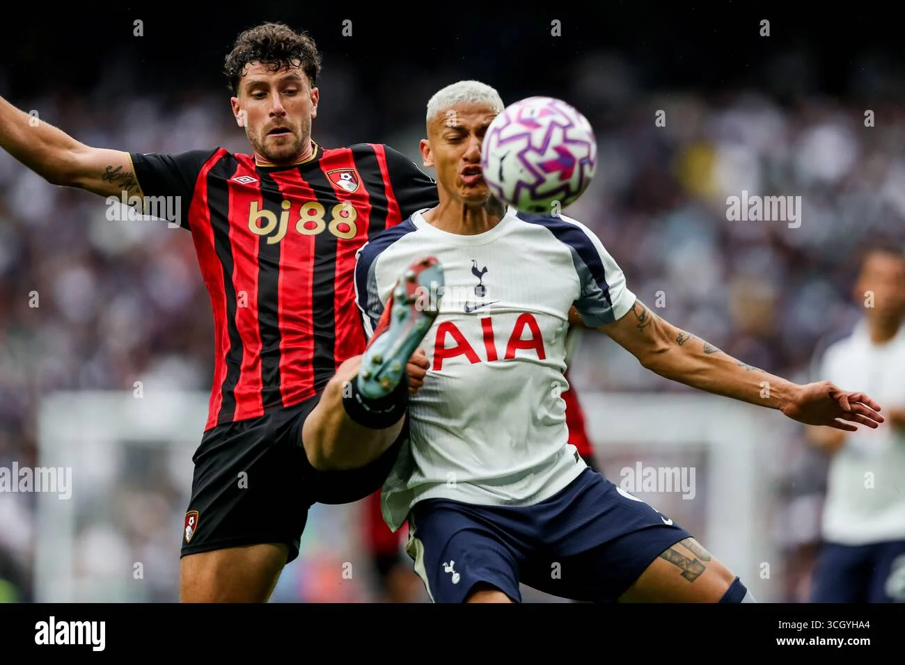 Marcos Senesi Bergabung dengan Tottenham Hotspur: Penguatan Lini Belakang yang Kuat