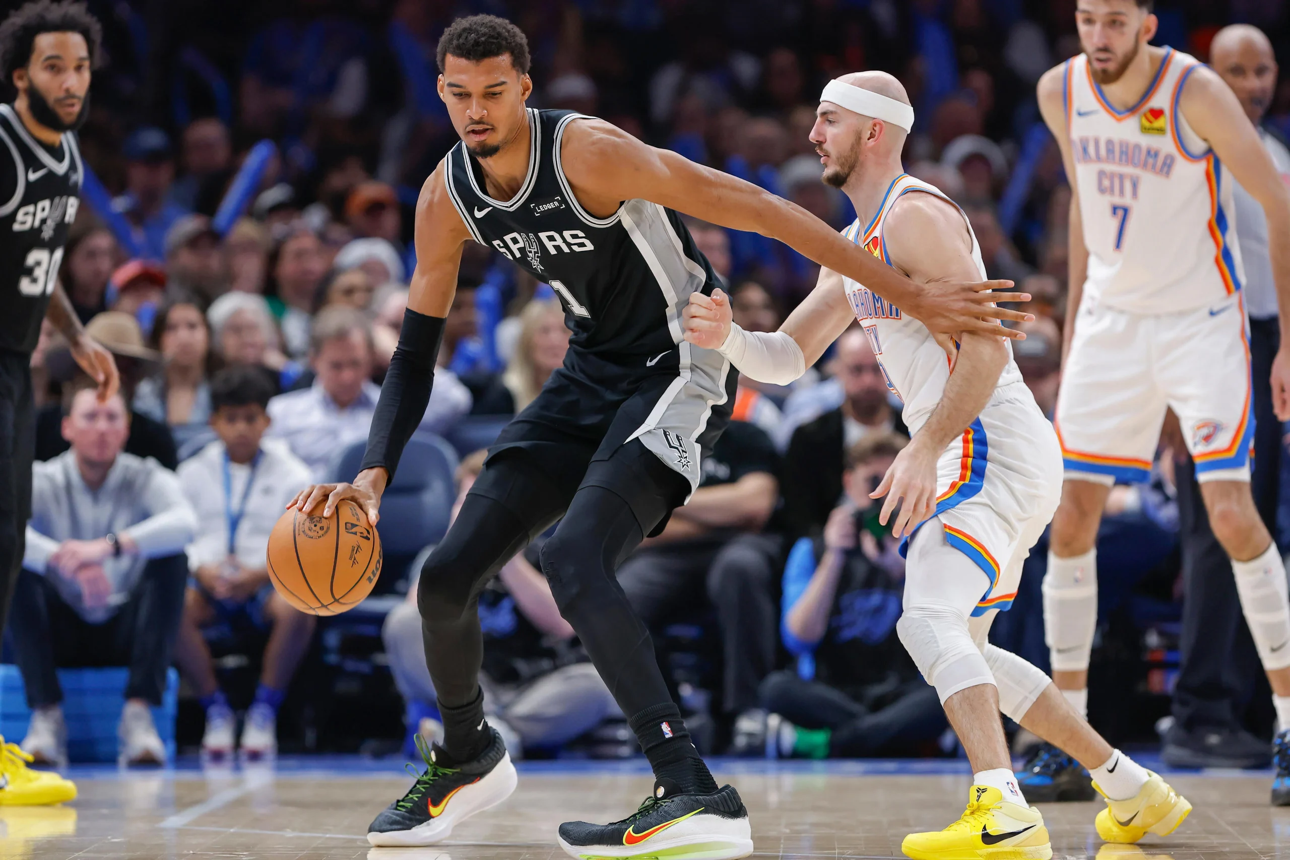 Spurs vs OKC: Thunder Balas Dendam di Game 2, Seri 1-1!