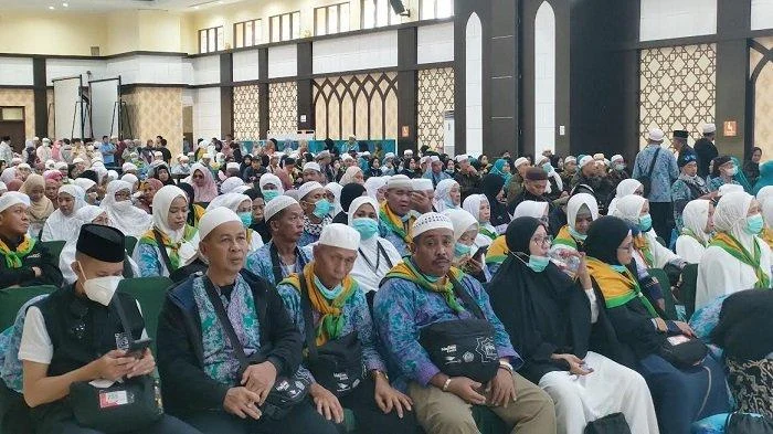 391 Haji Kloter 15 Asal Maluku Utara Tiba di Makassar: Berita Terbaru dan Informasi Penting