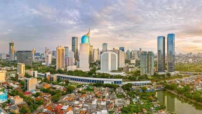 5 Fakta Jakarta yang Sedang Hangat Dibicarakan: Dari Rupiah Anjlok Hingga TV yang Tak Sengaja Menyiarkan Konten Dewasa