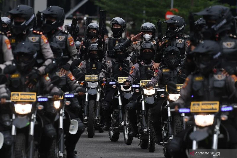 Cegah Potensi Tawuran, Tim Patra Brimob dan Tim Perintis Presisi Gelar Patroli Gabungan Hingga Dini Hari di Jakarta Utara