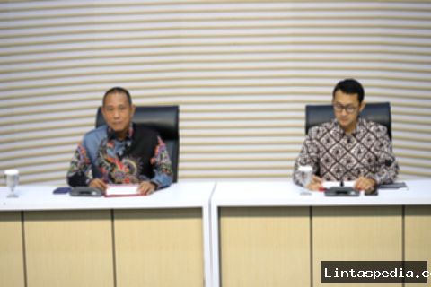 Konferensi pers KPK mengumumkan tersangka kasus suap Bupati Lombok Barat.