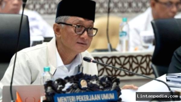 Menteri Dody Hanggodo dikritik terkait polemik nepotisme dan mutasi ASN di kabinet Prabowo