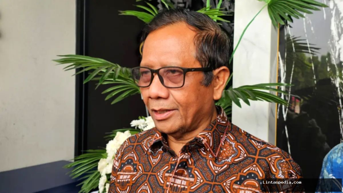 Mahfud MD menyoroti dugaan barter perkara antara Kejagung dan Polri terkait penghentian penyelidikan MBG