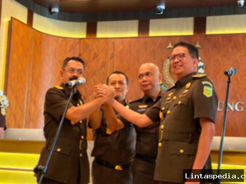 Pelantikan pejabat Kejagung: Asep Mulyana wakil jaksa agung, Kuntadi Jampidsus