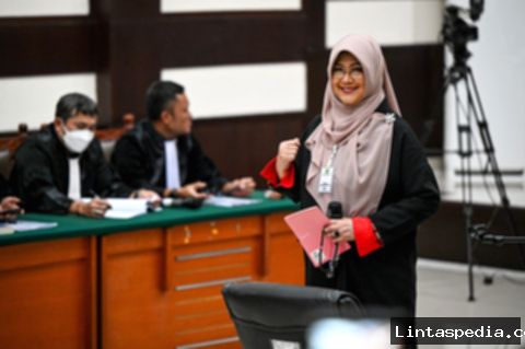 Perlawanan Dr. Tifa dikabulkan: dakwaan gugur, sidang ijazah Jokowi tak lanjut