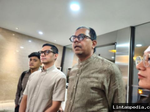 Dude Harlino diperiksa sebagai saksi di kasus TPPU PT DSI, dicecar 12 pertanyaan