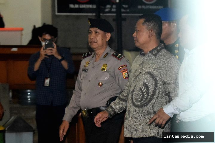 Foto: Febrie Adriansyah ditahan di rutan KPK
