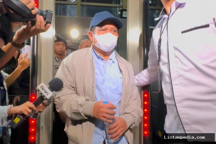 Bupati Lombok Barat Tertangkap OTT, Digiring ke Gedung KPK