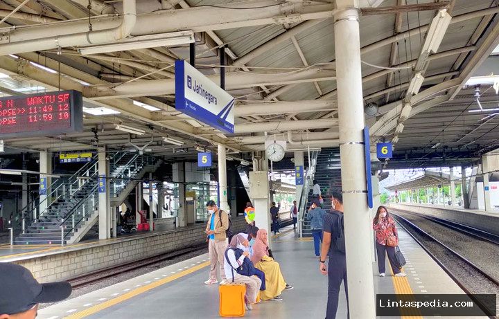 Konser Monas: 13 Kereta dari Gambir Dialihkan ke Jatinegara