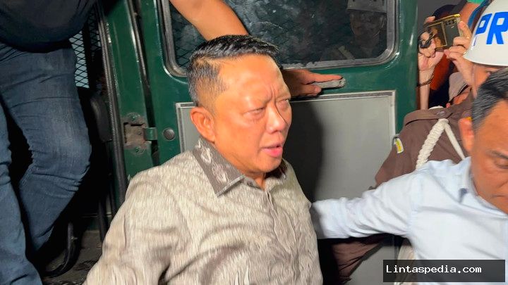 Foto: Febrie Adriansyah ditahan di rutan KPK