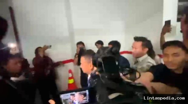 Hotman Paris ke Kejagung: Benarkah Jadi Pengacara Febrie?