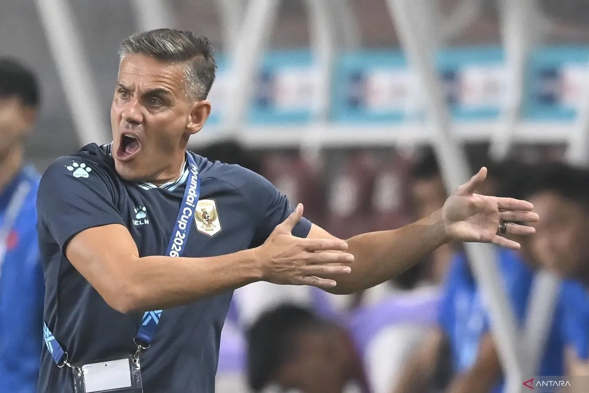 John Herdman sebut timnas Indonesia harus jaga kerapatan formasi