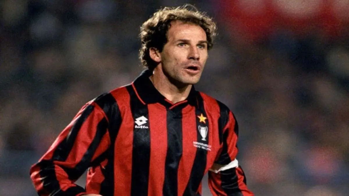 Franco Baresi, legenda AC Milan yang dimakamkan hari ini, mendapat penghormatan dari timnya di Australia.