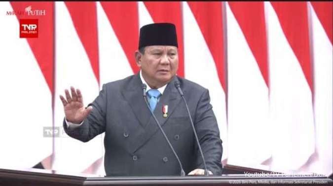 Presiden Prabowo Subianto berpidato di Kompleks Parlemen Senayan, Jakarta, membahas kinerja lembaga negara dan RAPBN 2027.