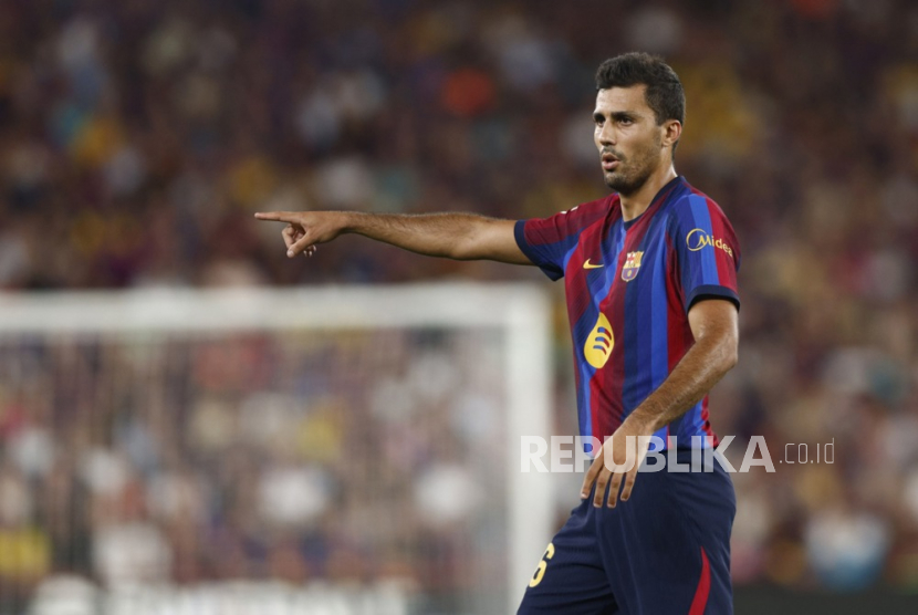Pemain Barcelona merayakan gol ke gawang Athletic Club di Camp Nou, dengan Rodri melakukan debut sebagai pemain pengganti.