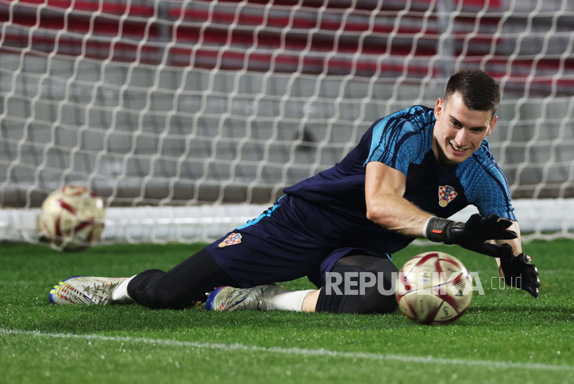 Dominik Livakovic, kiper asal Kroasia, resmi bergabung dengan Barcelona dari Fenerbahce pada bursa transfer musim panas 2026.