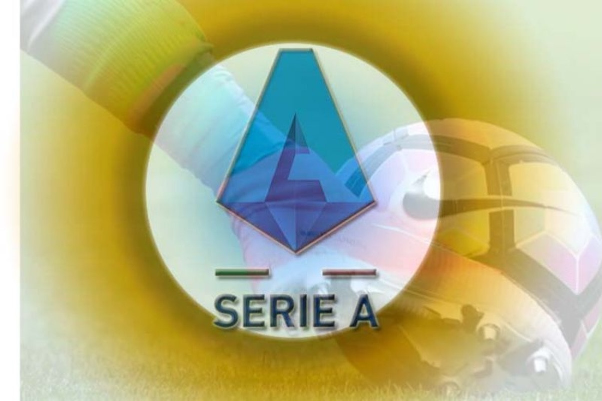 Donyell Malen mencetak hattrick kemenangan AS Roma 4-0 atas Fiorentina di Serie A.
