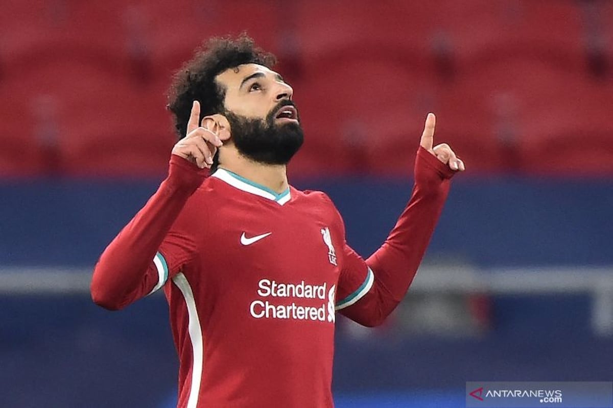 Mohamed Salah disambut antusias ribuan penggemar Trabzonspor saat tiba di Turki.
