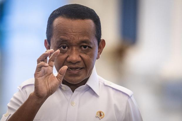 Menteri ESDM Bahlil Lahadalia menyampaikan target lifting minyak 612.500 barel per hari di kompleks DPR RI